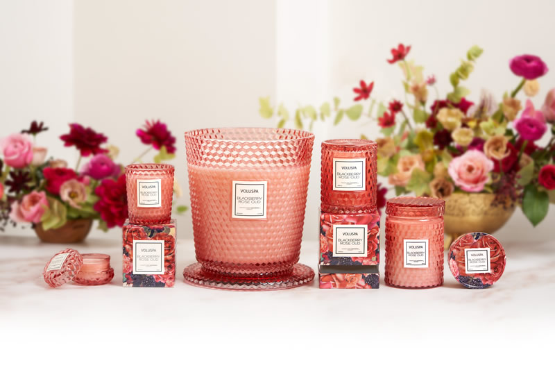 Nova fragrância Blackberry Rose Oud da Voluspa chega ao Brasil